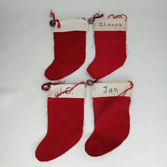 Mid Century Modern Christmas Stocking Set Of 4 Miniatures Red & White Felt 1950s - Picture 2 of 7